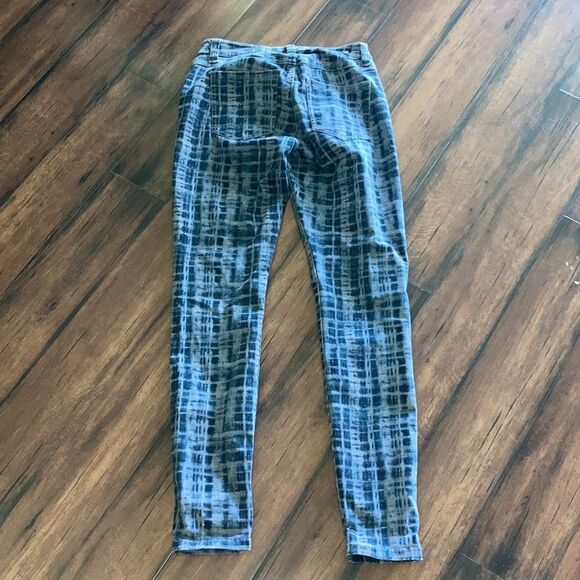 Cabi Size 2 Curvy Skinny Blue Tie Dye Mid Rise Jeans - Picture 4 of 7